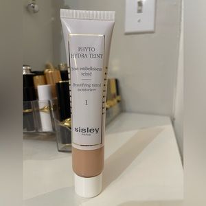 Sisley Phyto Hydra Teint -Beautifying tinted moisturizer 1
